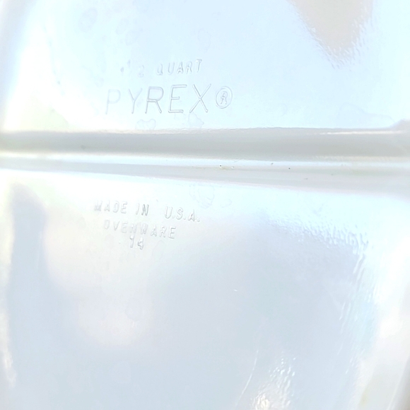 VTG. Pyrex, Town & Country Divided Covered Dish. - Picture 5 of 9